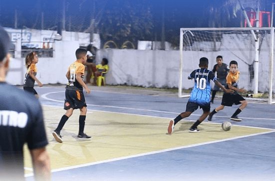 Bom de bola e bom de escola